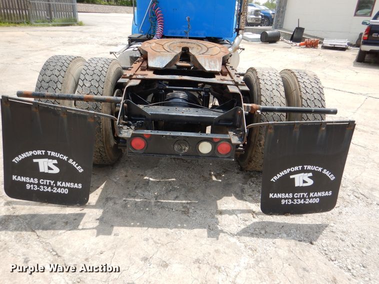 image for item DM0016 2004 Kenworth T300  semi truck