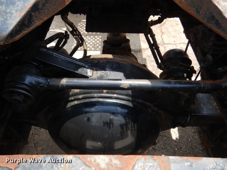 image for item DM0016 2004 Kenworth T300  semi truck