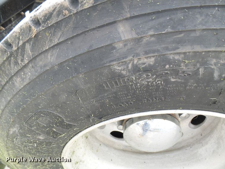 image for item DM3021 2005 Peterbilt 387  semi truck