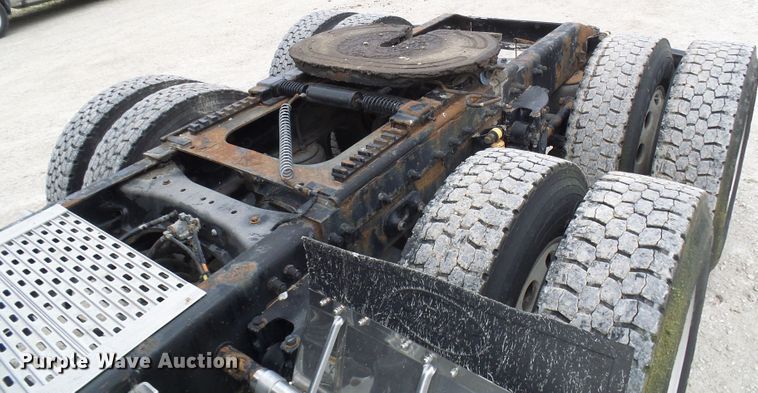 image for item DM3021 2005 Peterbilt 387  semi truck