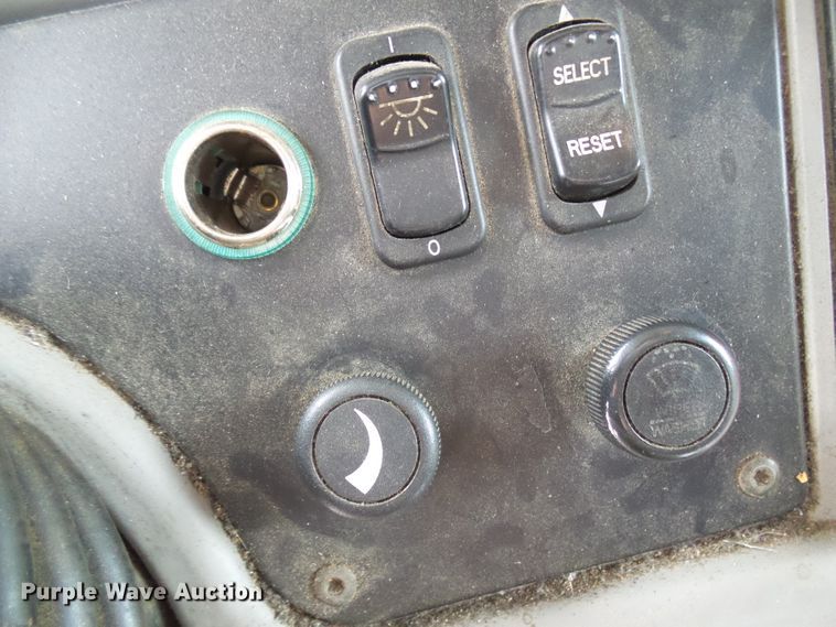 image for item DM3021 2005 Peterbilt 387  semi truck