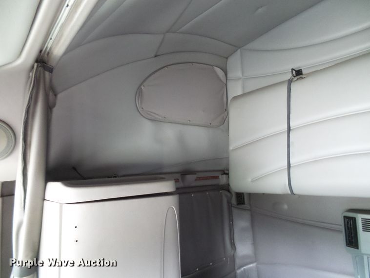 image for item DM3021 2005 Peterbilt 387  semi truck