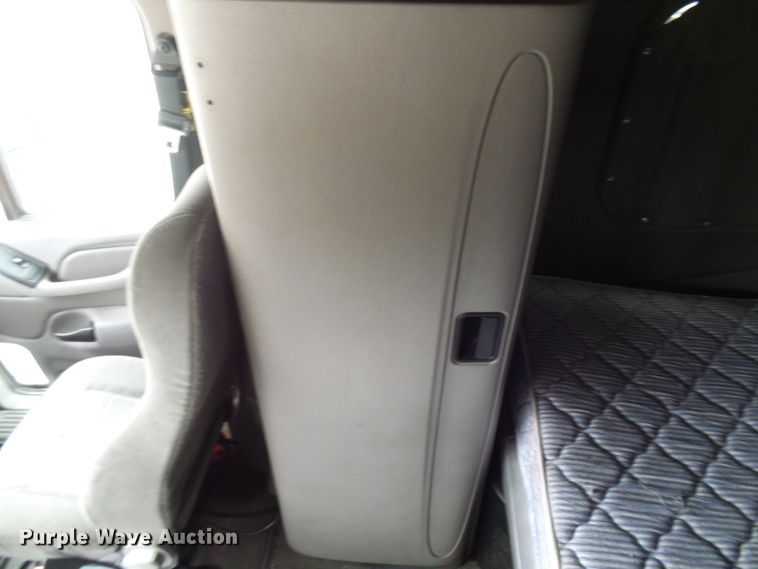 image for item DM3021 2005 Peterbilt 387  semi truck