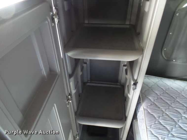 image for item DM3021 2005 Peterbilt 387  semi truck