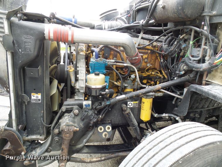 image for item DM3021 2005 Peterbilt 387  semi truck