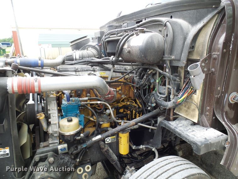 image for item DM3021 2005 Peterbilt 387  semi truck