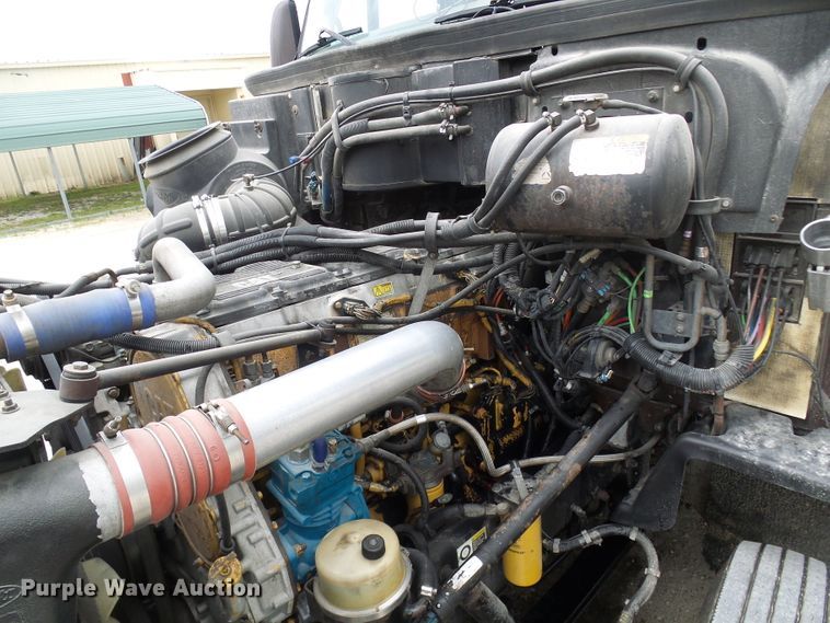 image for item DM3021 2005 Peterbilt 387  semi truck