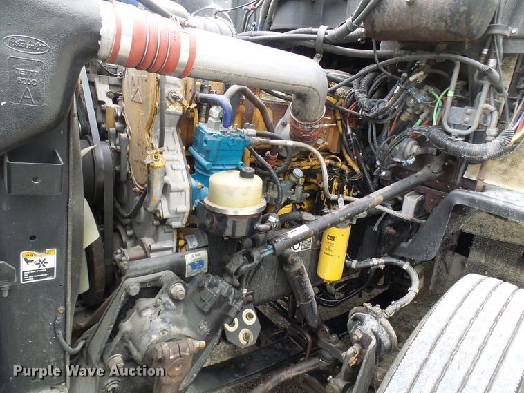 image for item DM3021 2005 Peterbilt 387  semi truck