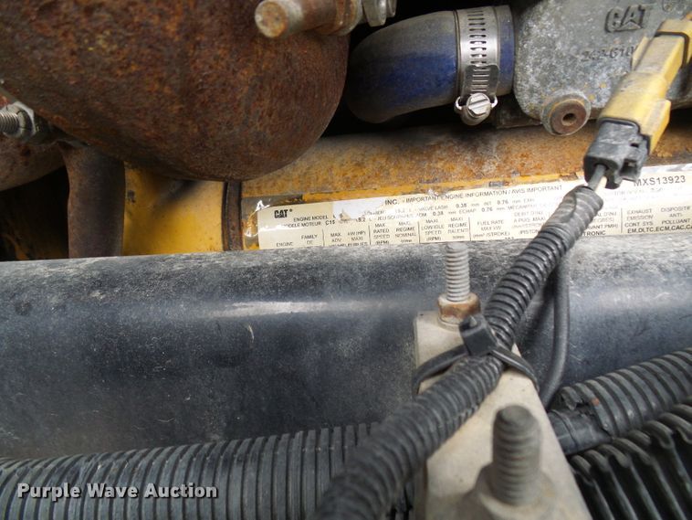 image for item DM3021 2005 Peterbilt 387  semi truck