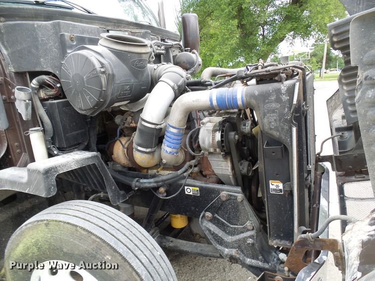 image for item DM3021 2005 Peterbilt 387  semi truck