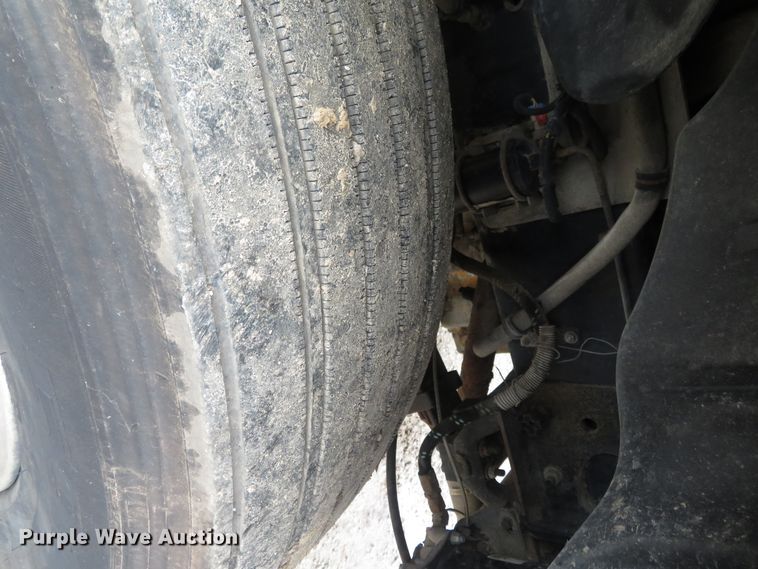 image for item DN5912 2006 Freightliner Columbia 120  semi truck