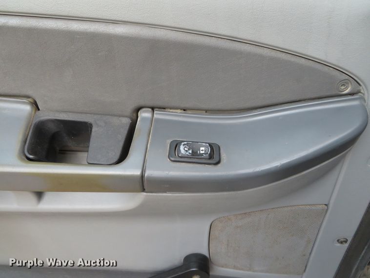 image for item DN5912 2006 Freightliner Columbia 120  semi truck