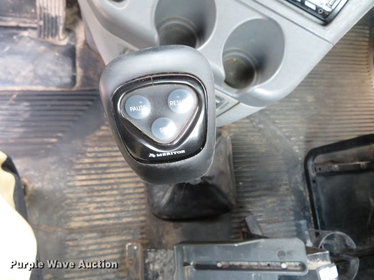 image for item DN5912 2006 Freightliner Columbia 120  semi truck