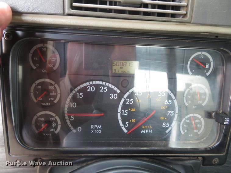 image for item DN5912 2006 Freightliner Columbia 120  semi truck