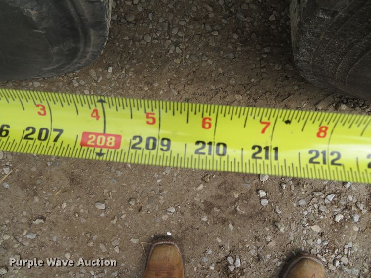 image for item DN5912 2006 Freightliner Columbia 120  semi truck