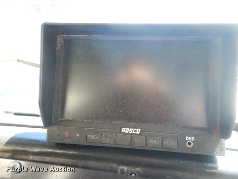 image for item FI9113 2000 Volvo Xpeditor WXR  refuse truck