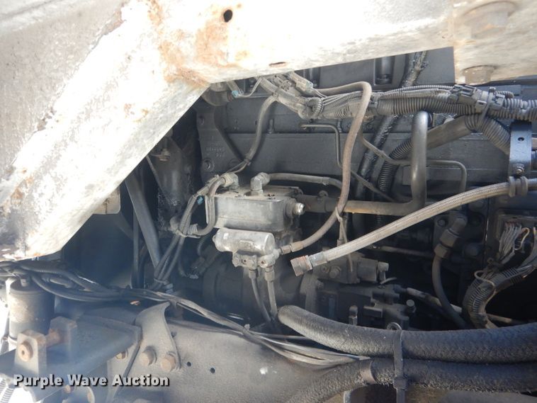 image for item FI9113 2000 Volvo Xpeditor WXR  refuse truck