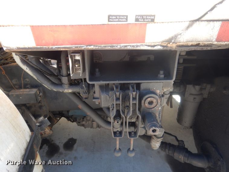 image for item FI9113 2000 Volvo Xpeditor WXR  refuse truck