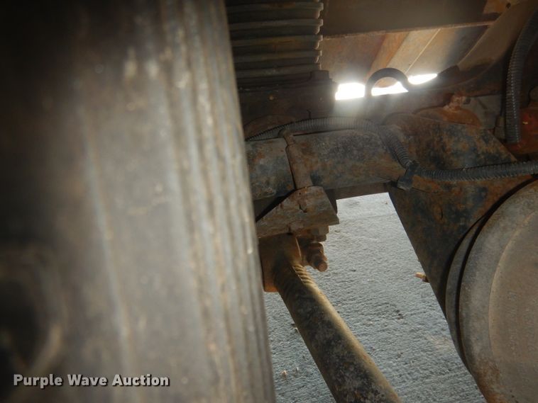 image for item FI9113 2000 Volvo Xpeditor WXR  refuse truck