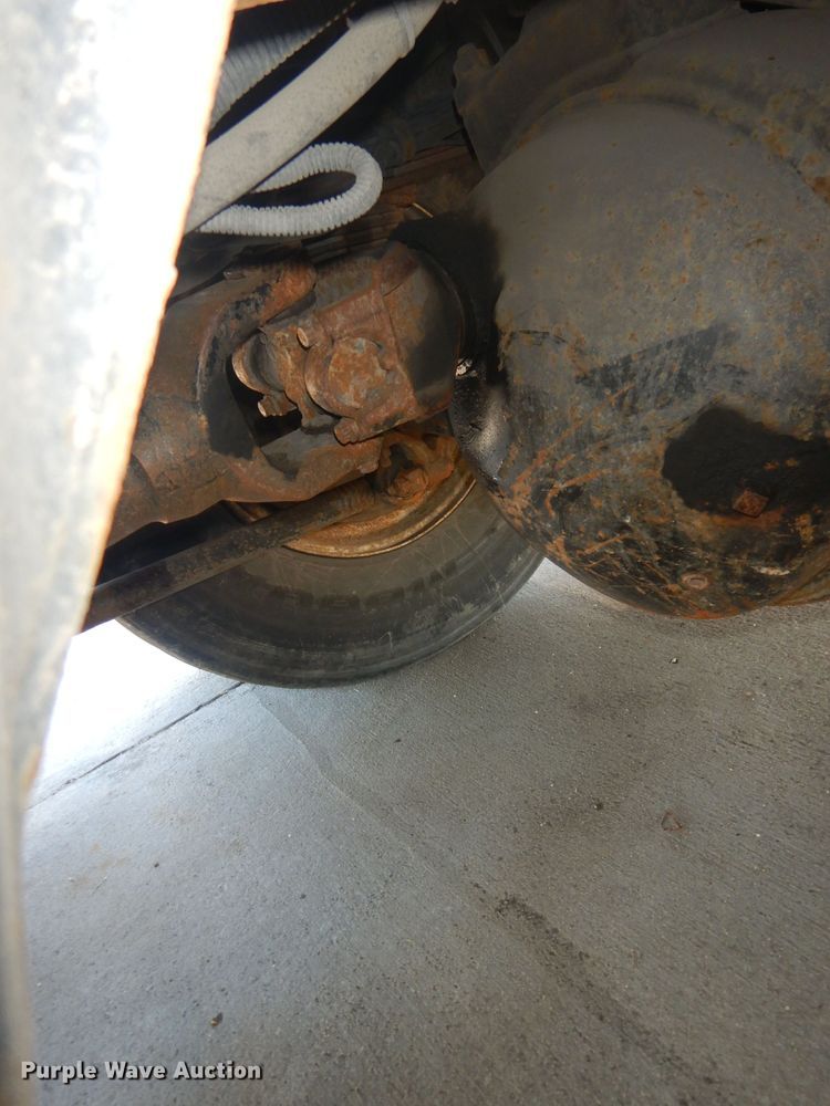 image for item FI9113 2000 Volvo Xpeditor WXR  refuse truck