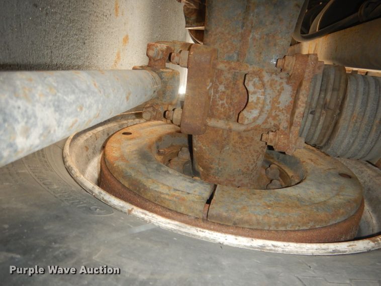 image for item FI9113 2000 Volvo Xpeditor WXR  refuse truck