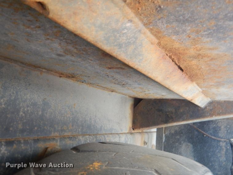 image for item FI9113 2000 Volvo Xpeditor WXR  refuse truck