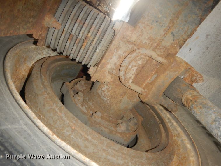 image for item FI9113 2000 Volvo Xpeditor WXR  refuse truck