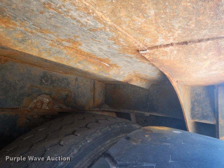 image for item FI9113 2000 Volvo Xpeditor WXR  refuse truck