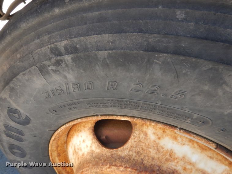 image for item FI9113 2000 Volvo Xpeditor WXR  refuse truck