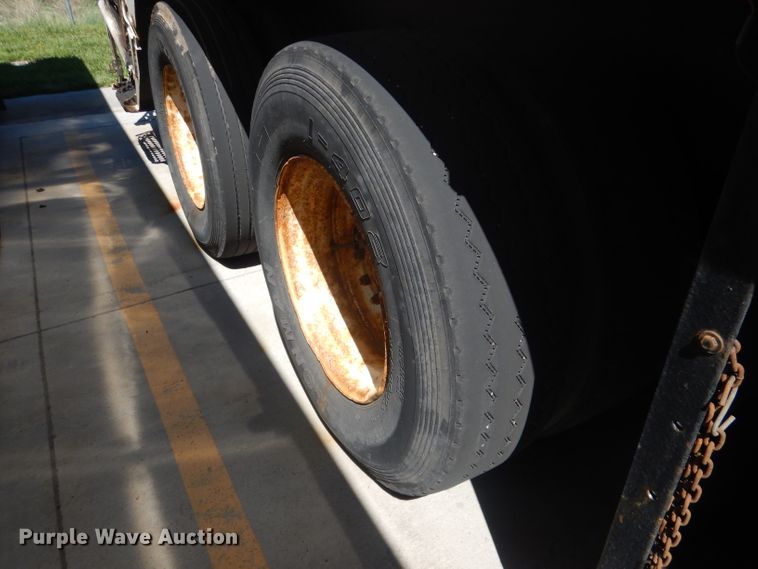 image for item FI9113 2000 Volvo Xpeditor WXR  refuse truck