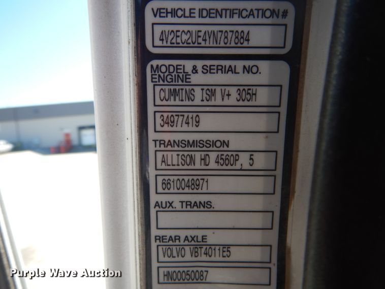 image for item FI9113 2000 Volvo Xpeditor WXR  refuse truck