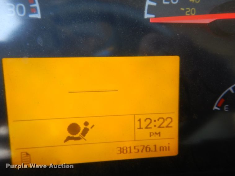 image for item HE9615 2007 Volvo VNM  semi truck