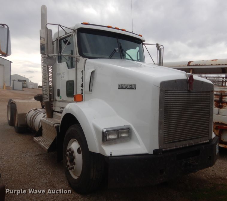 image for item HG9578 2012 Kenworth T800  semi truck