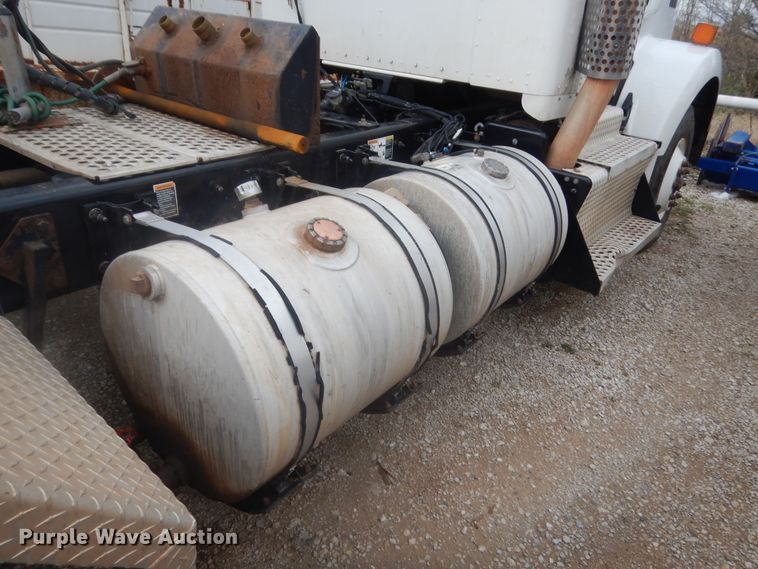 image for item HG9578 2012 Kenworth T800  semi truck