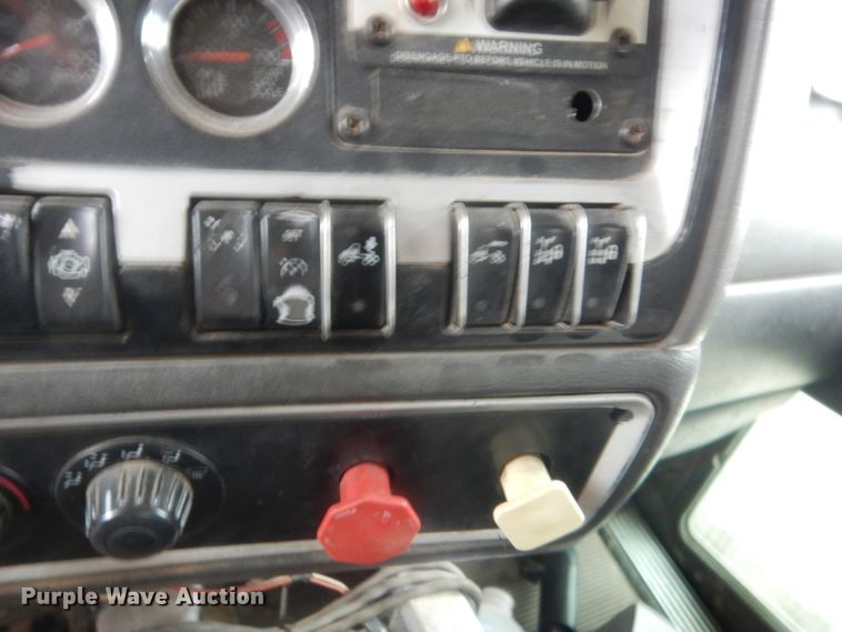 image for item HG9578 2012 Kenworth T800  semi truck