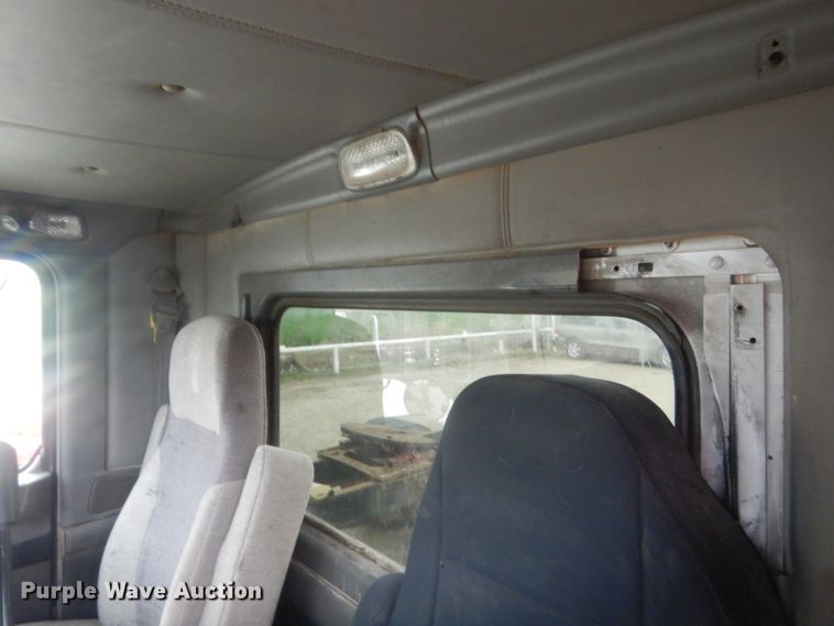 image for item HG9578 2012 Kenworth T800  semi truck