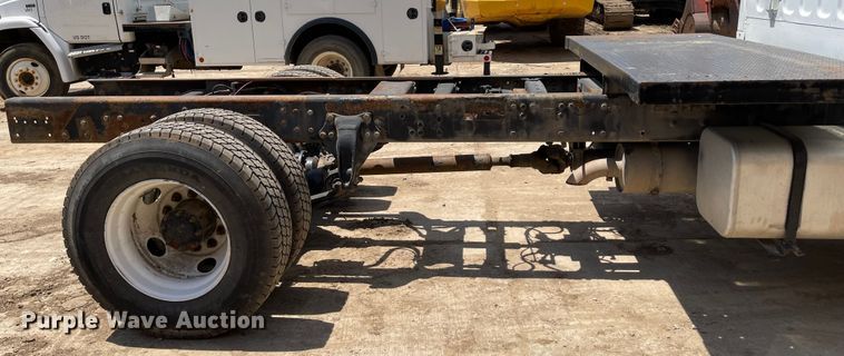 image for item ID9940 2007 Freightliner M2  truck cab and chassis