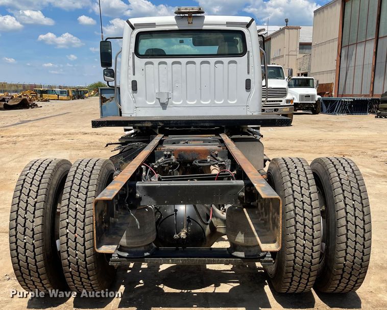 image for item ID9940 2007 Freightliner M2  truck cab and chassis