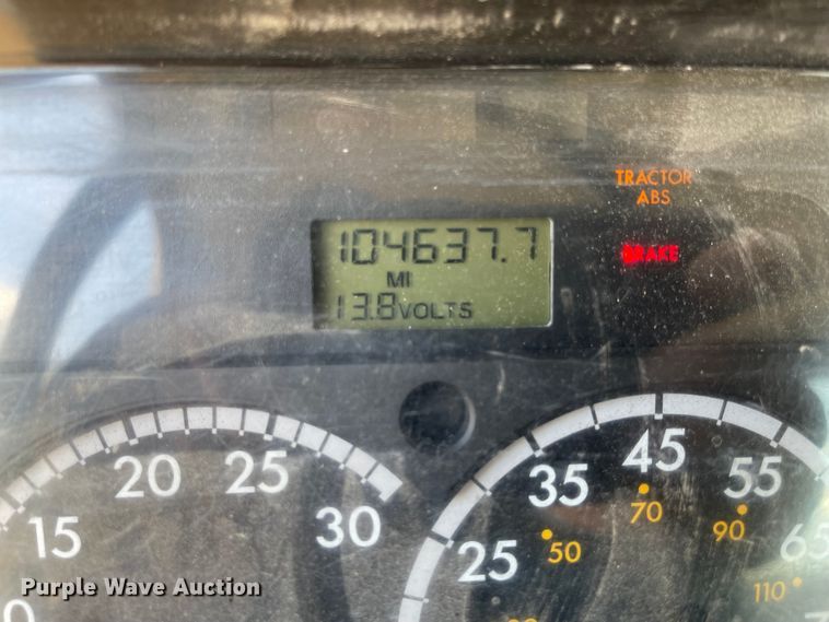 image for item ID9940 2007 Freightliner M2  truck cab and chassis