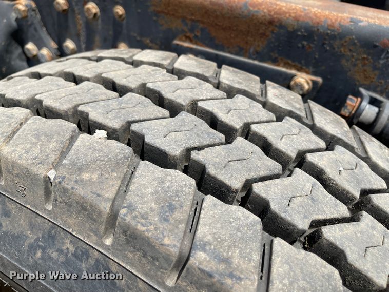 image for item ID9940 2007 Freightliner M2  truck cab and chassis