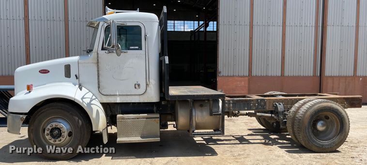image for item ID9942 2004 Peterbilt 330  truck cab and chassis