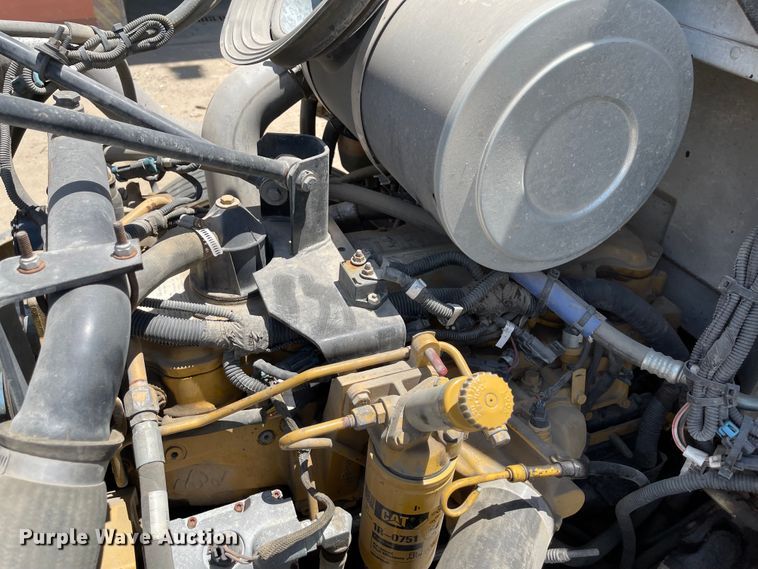 image for item ID9942 2004 Peterbilt 330  truck cab and chassis