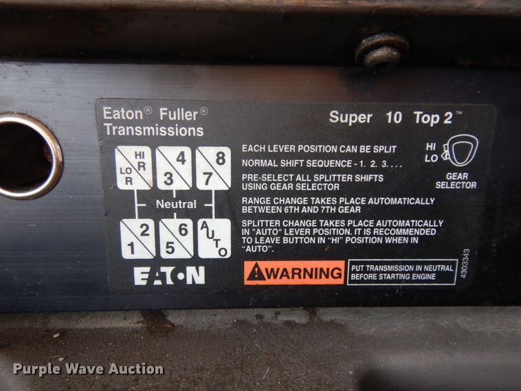 image for item ID9967 1998 International 9400  semi truck