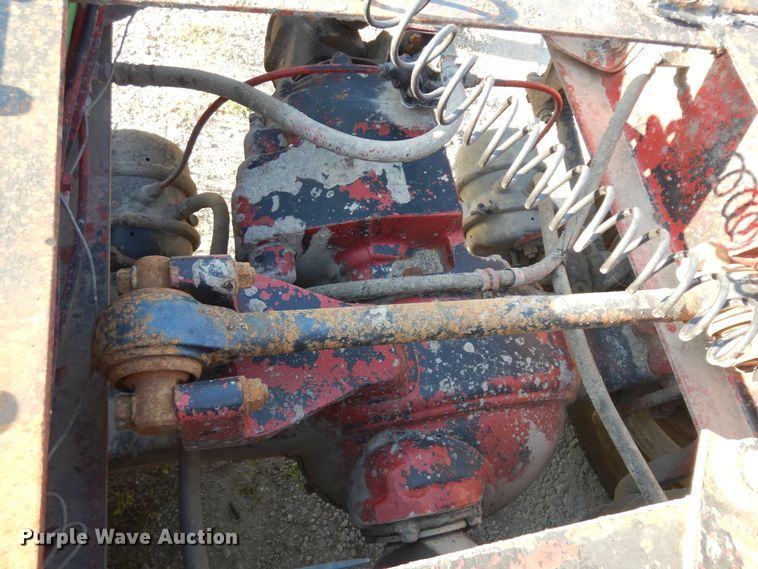 image for item ID9967 1998 International 9400  semi truck