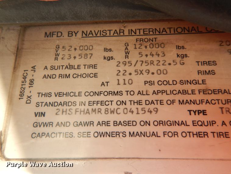 image for item ID9967 1998 International 9400  semi truck