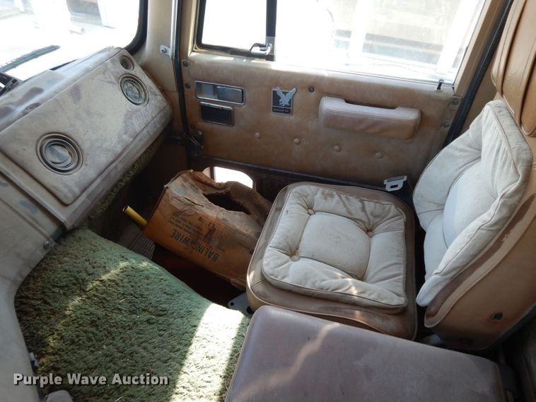 image for item ID9971 1986 International COF9670  semi truck