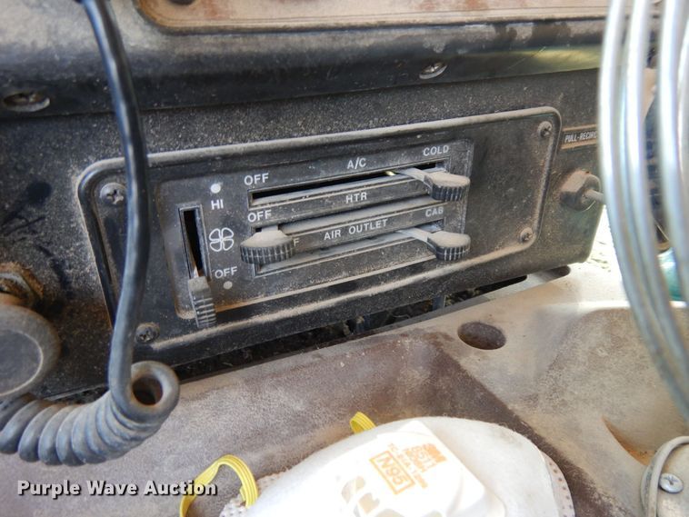 image for item ID9971 1986 International COF9670  semi truck