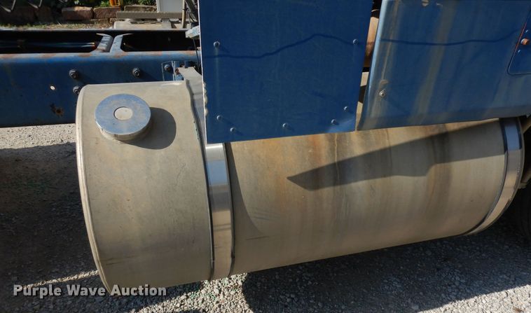 image for item ID9971 1986 International COF9670  semi truck