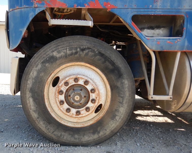 image for item ID9971 1986 International COF9670  semi truck