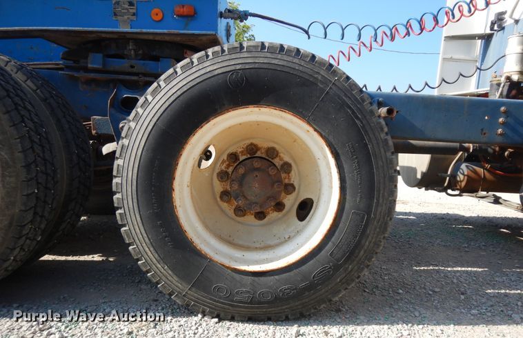 image for item ID9971 1986 International COF9670  semi truck